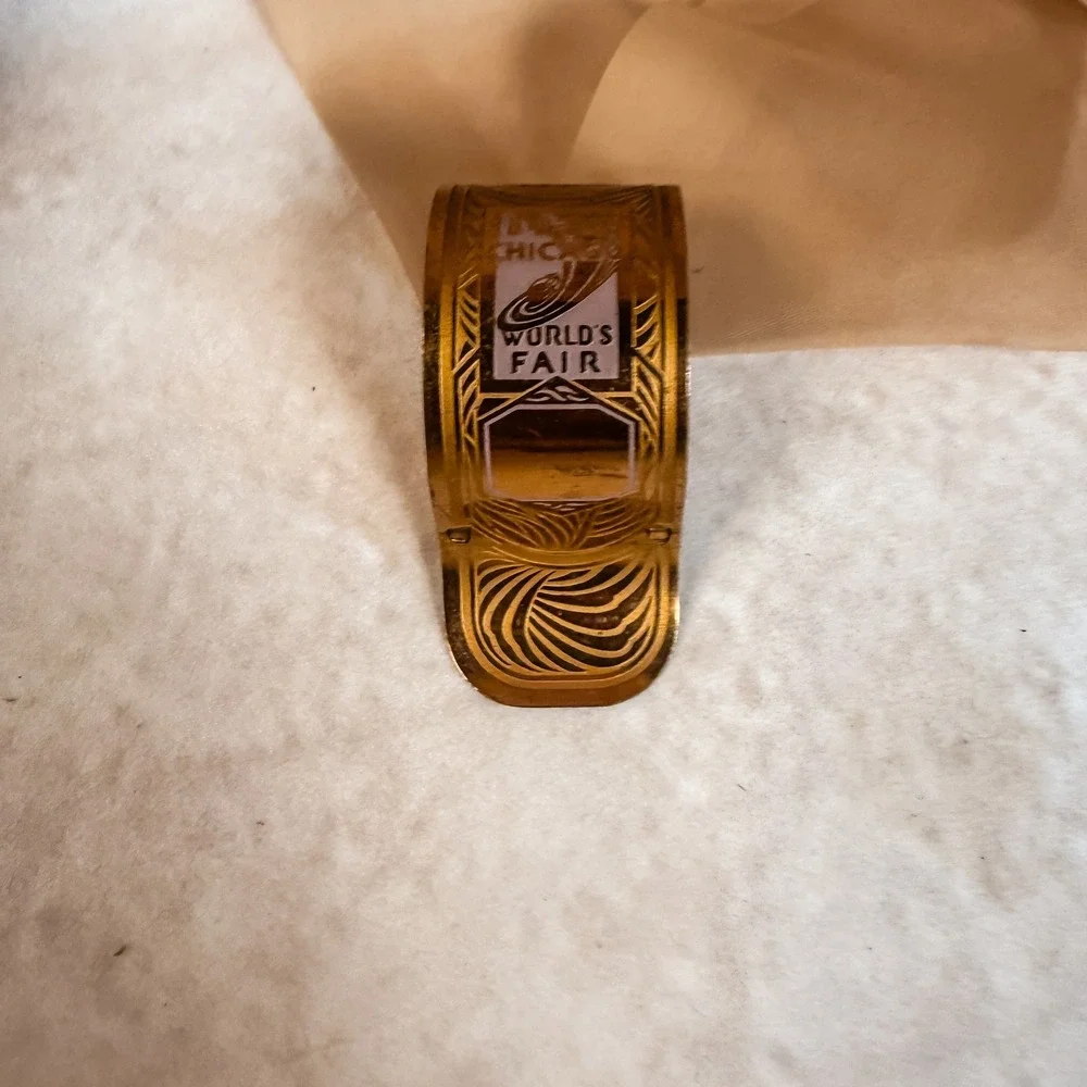 Brass 1934 World's Fair Chicago Napkin Ring‎